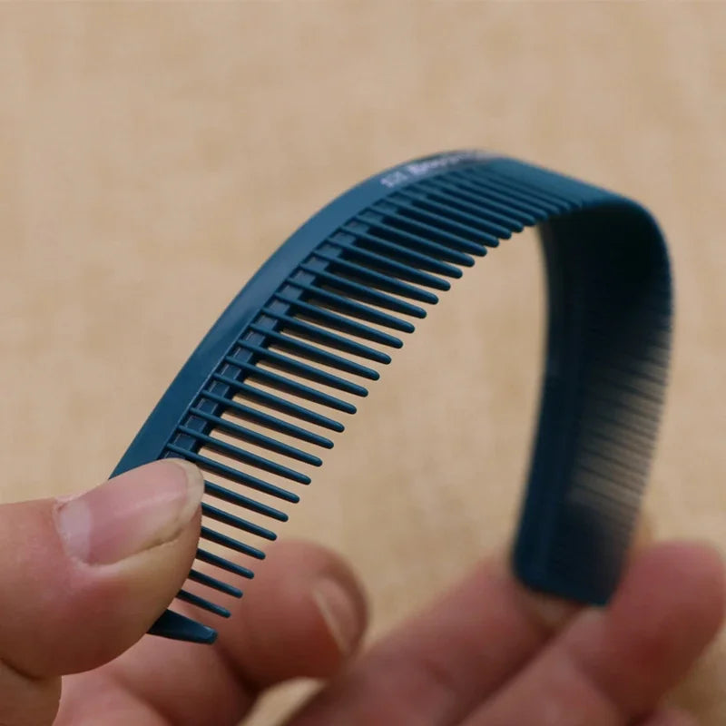 Brush Professional Hair Cutting Comb Anti-static Flat Head Cutter Comb FineTooth Haircut Salon Tools Barber Hair Accessories